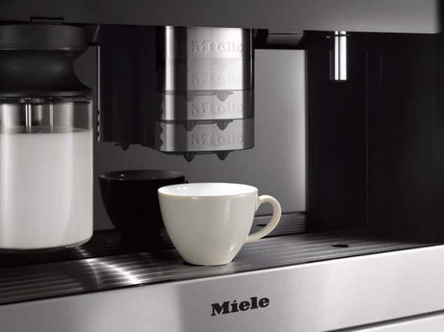 Generation 6000 built in coffee machine with self-adjusting spout from Miele Generation 6000 built in coffee machine with self-adjusting spout from Miele